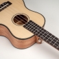 Preview: Cascha Solid Top Tenor-Ukulele Bundle -  massive Fichtendecke - inkl. Gigbag, 3 Plektren, Stimmgerät und Lernheft