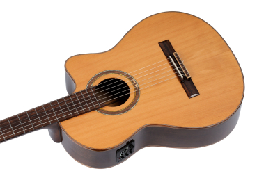 Ortega RCE159-MN - massive Zederndecke - inkl. Gigbg - 50mm Medium Neck