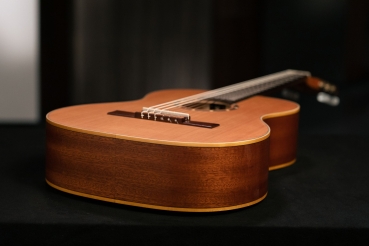 Ortega Jugendgitarre R-122-7/8 - Zeder - inkl. Gigbag