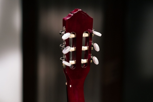 Ortega Jugendgitarre R-121-7/8WR - Fichte - inkl. Gigbag - transparent weinrot