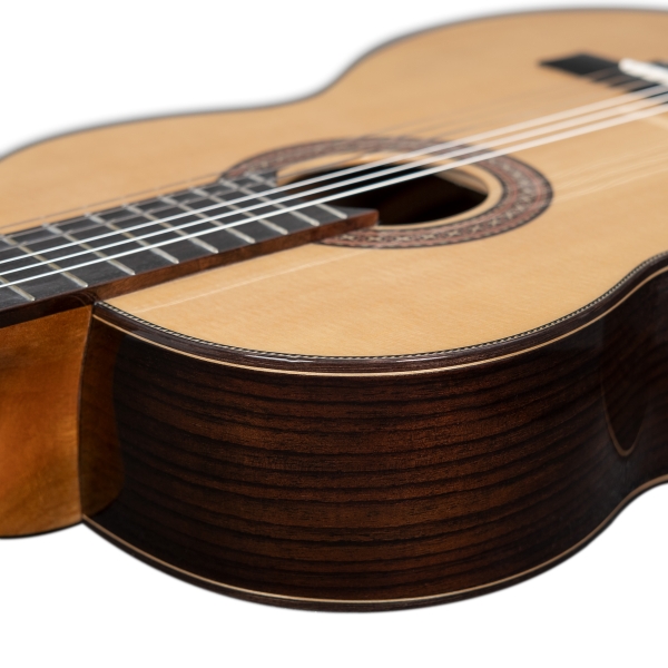 Performer Series Konzertgitarre Solid Top 4/4 - massive Fichtendecke - inkl. Gigbag