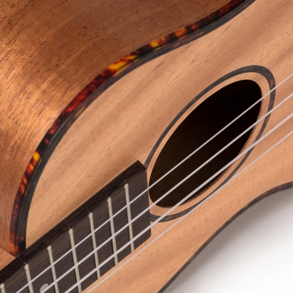 Cascha Premium Mahagoni Tenor-Ukulele Bundle - inkl. Gigbag, 3 Plektren, Stimmgerät und Lernheft