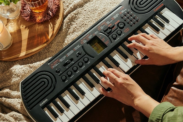 Casio Mini-Keyboard SA-81 - 100 Sounds - 50 Rhythmen